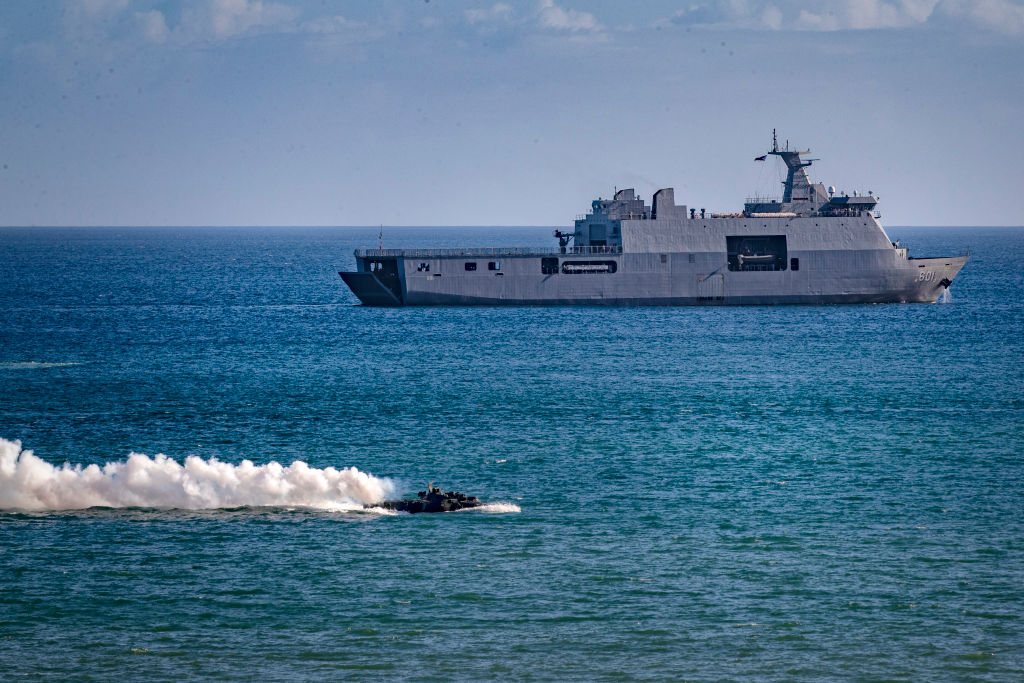 South China Sea | China-US deploying more warships